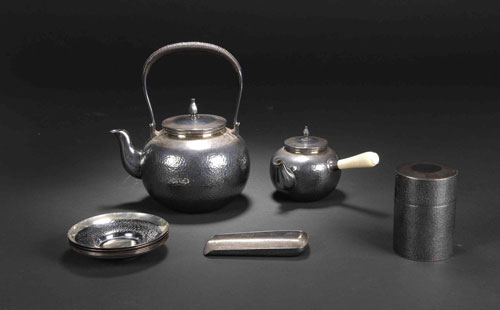 茶、牛奶或汽水會腐蝕不銹鋼帶制品，這是真的嗎？